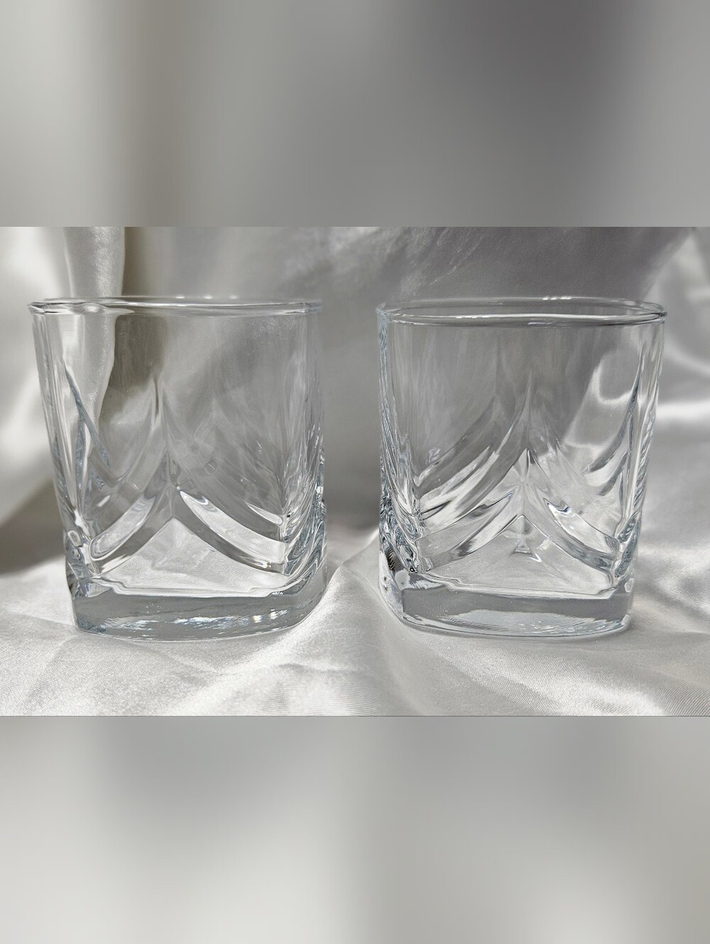 2 Circleware Heritage 11 oz On The Rocks Glasses Bar Ware